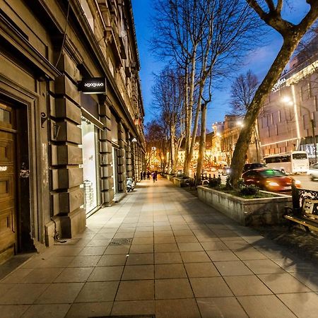 Apartment Gallery Rustaveli 1 Тбілісі Екстер'єр фото