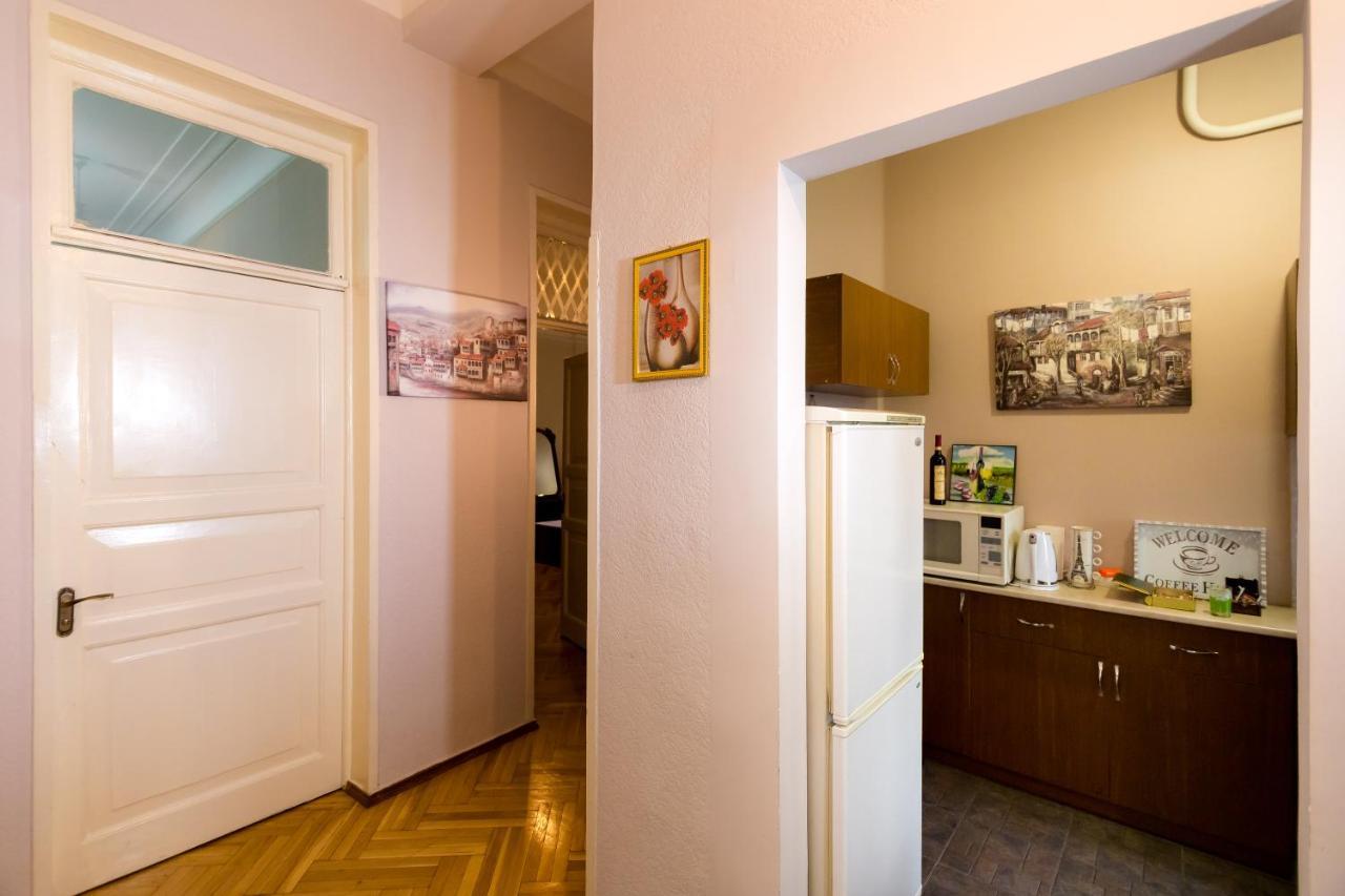 Apartment Gallery Rustaveli 1 Тбілісі Екстер'єр фото
